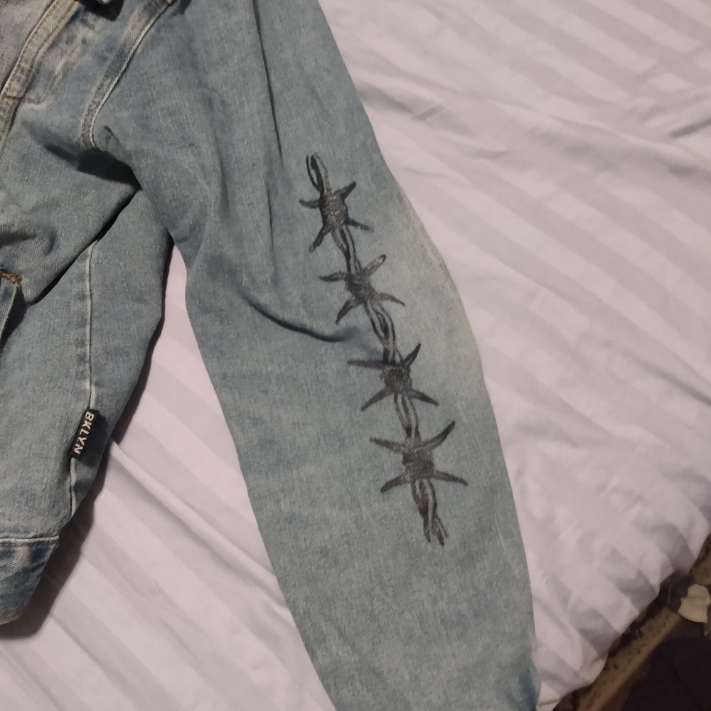 Jean jacket - Picture 5 of 7